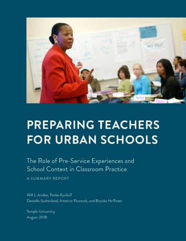 Cover of the Report A professor instructs a classroom of students who are learning to become teachers.